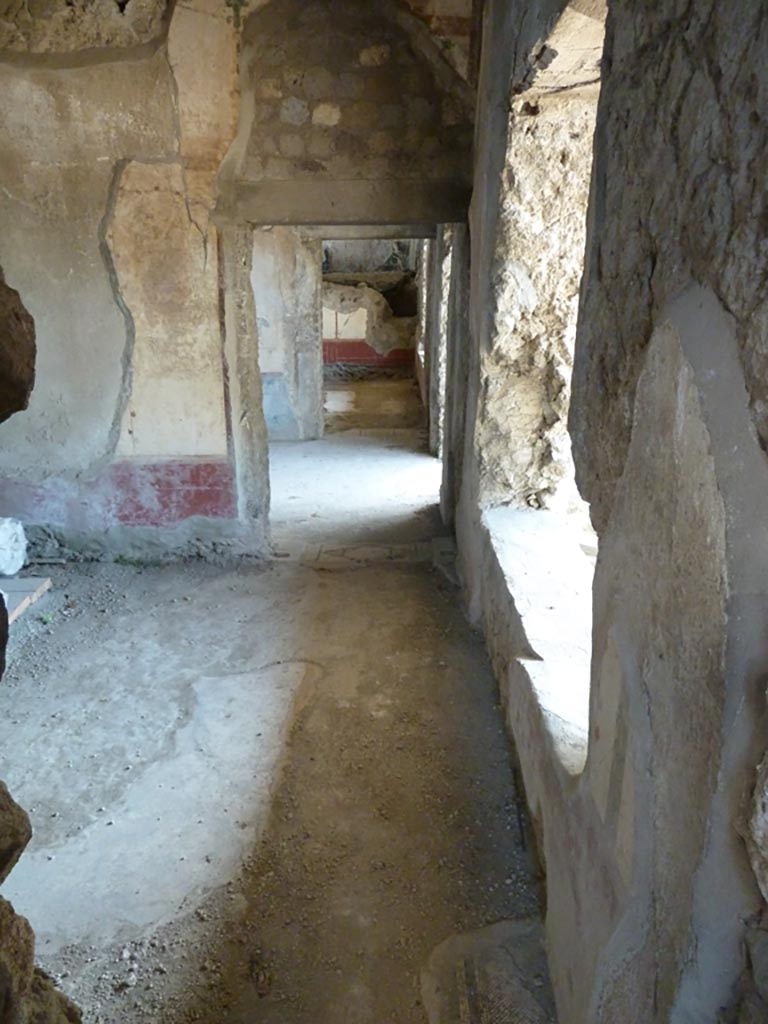 Stabiae, Villa Arianna, September 2015. Room M, looking along west wall with window onto portico H.