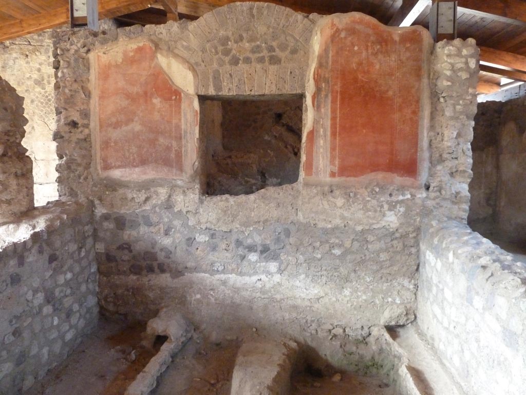 Stabiae, Villa Arianna, September 2015. Room 31, looking towards north wall and window into room 29.