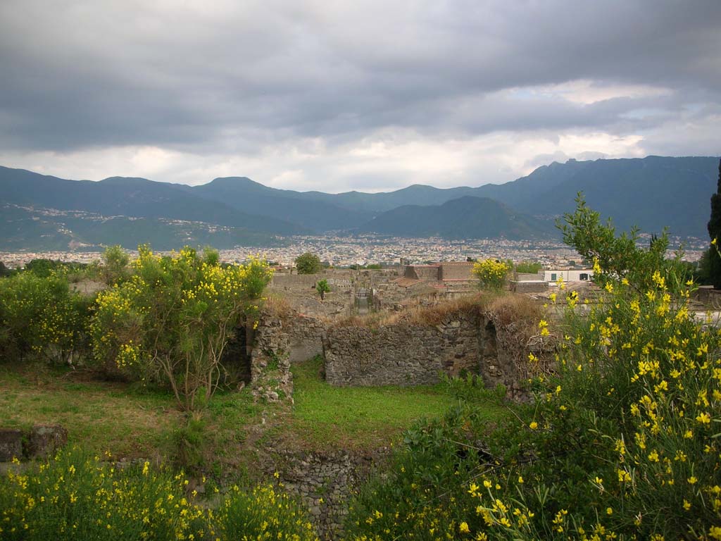 Tower XII, Pompeii. May 2010. Looking south towards Tower on top of city wall. Photo courtesy of Ivo van der Graaff.