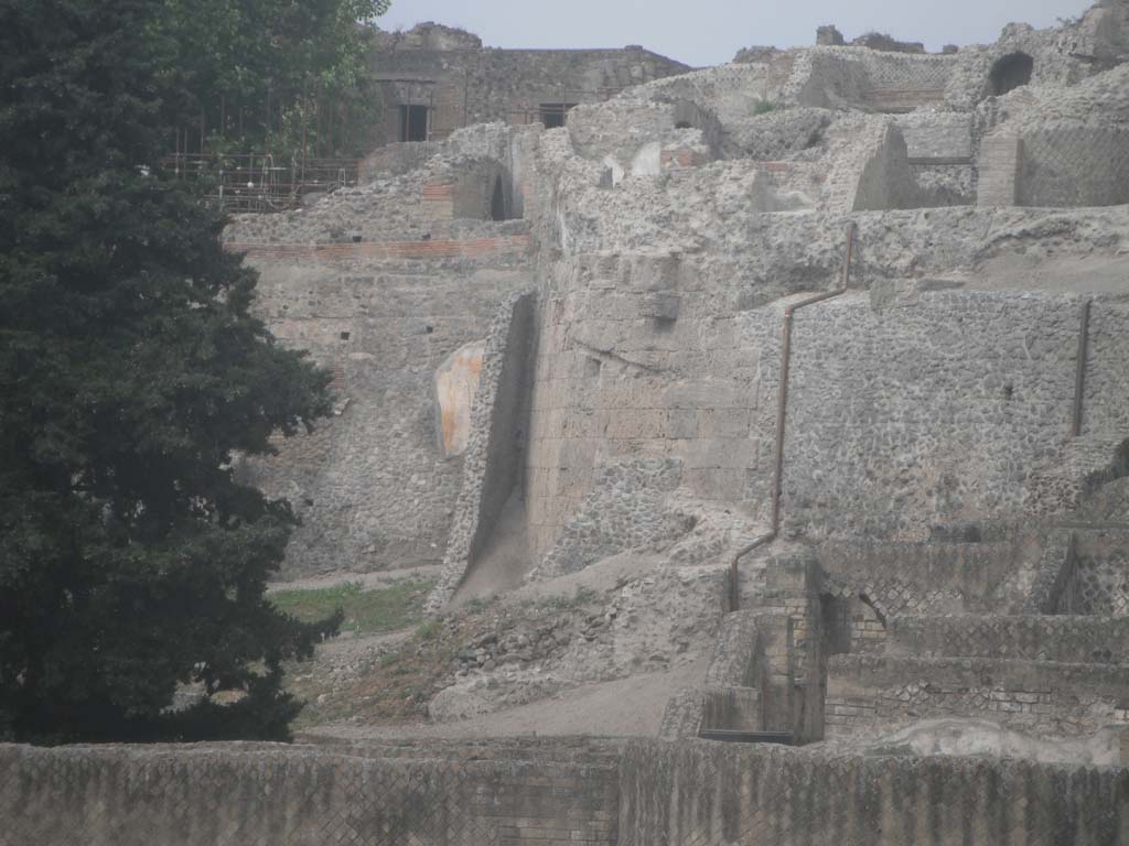 Walls on west side of VII.16.16, Pompeii. May 2011. Detail of City Wall. Photo courtesy of Ivo van der Graaff.