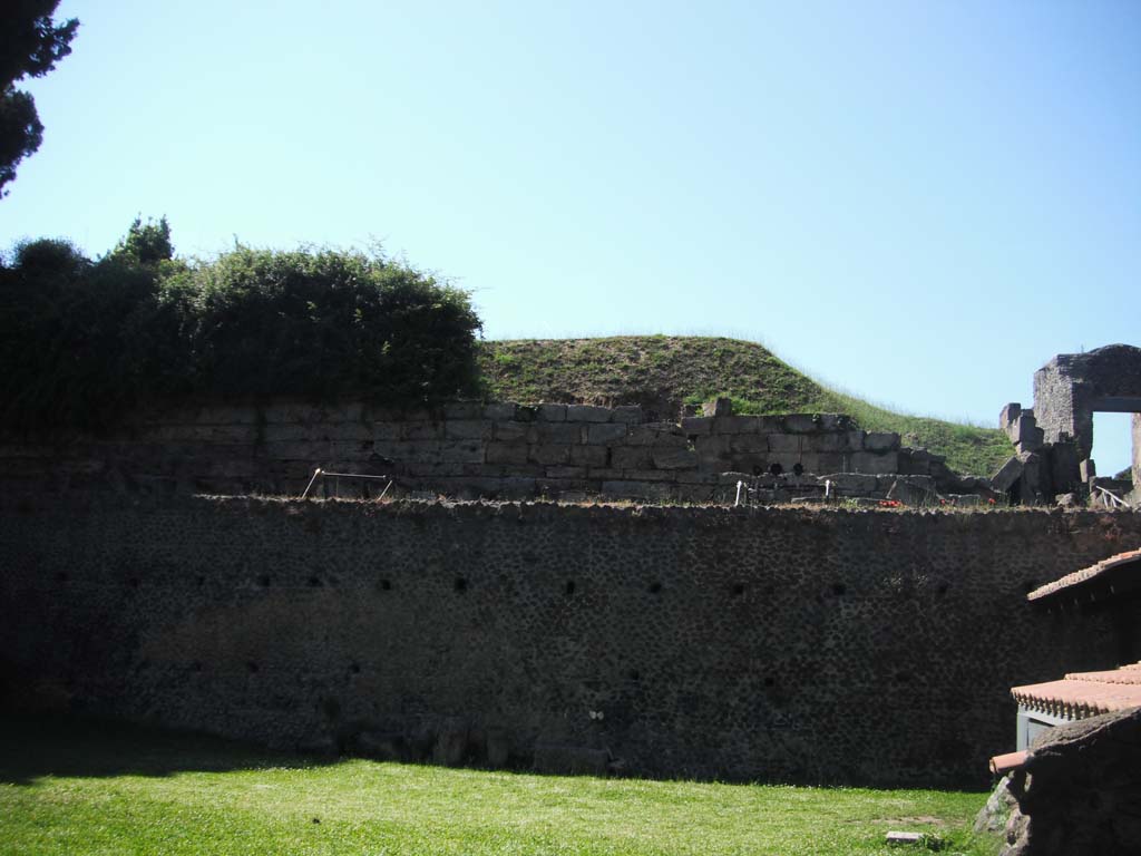 City Walls on south side, Pompeii. June 2012. Looking north on west side of Nocera Gate. Photo courtesy of Ivo van der Graaff.