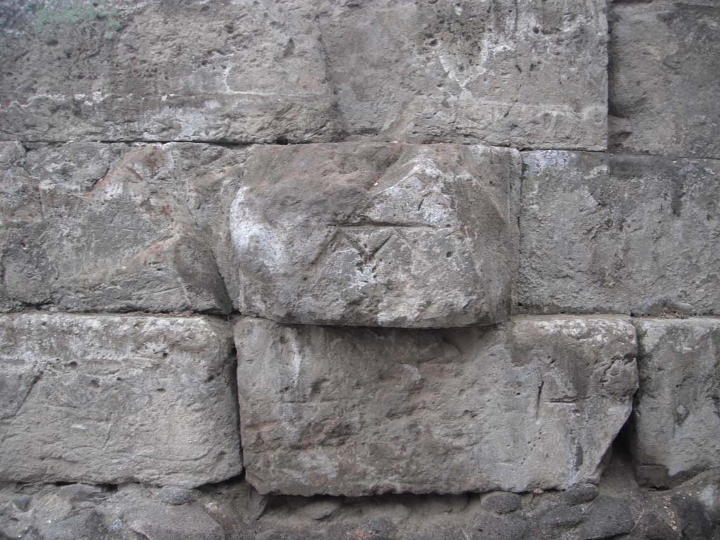 Porta Nocera, Pompeii. May 2011. Detail of mason’s marks on west side of Gate. Photo courtesy of Ivo van der Graaff.
