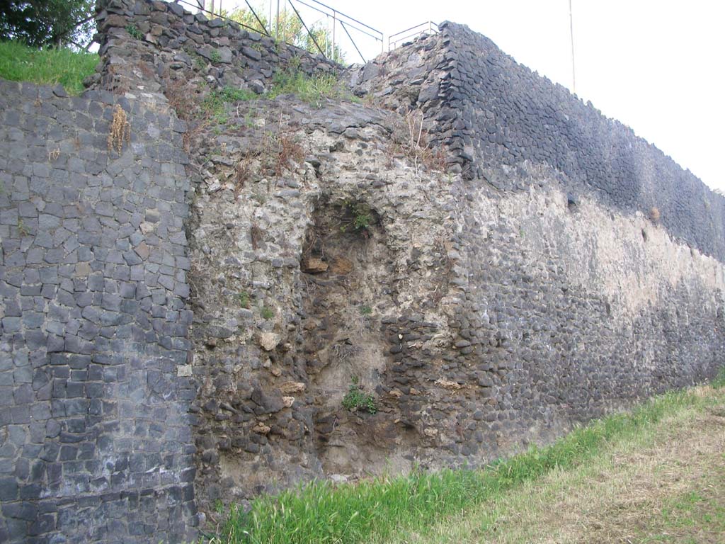 City Walls on south side, Pompeii. May 2010. Looking east towards detail from city walls near Tower V. Photo courtesy of Ivo van der Graaff.