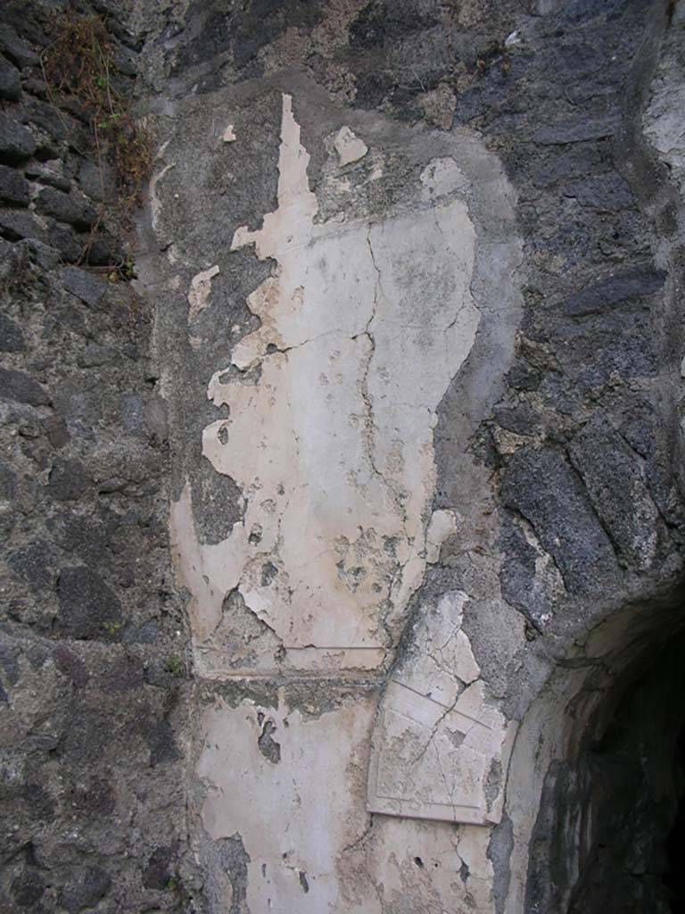 Tower VI, Pompeii. May 2010. 
Detail of remaining stucco on upper west doorway. Photo courtesy of Ivo van der Graaff.

