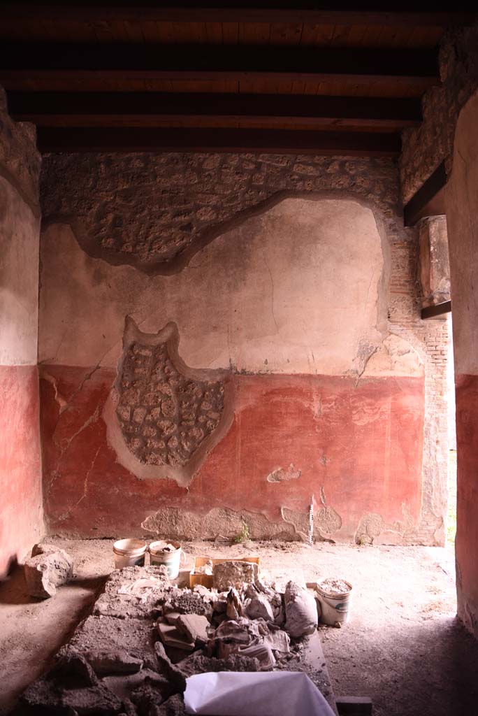 I.4.25 Pompeii. October 2019. Room 22, looking towards south wall.
Foto Tobias Busen, ERC Grant 681269 DÉCOR.
