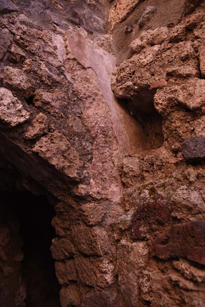 I.4.25/I.4.5 Pompeii. October 2019. Unnumbered corridor/room, south-east corner by vaulted area.
Foto Tobias Busen, ERC Grant 681269 DCOR.
