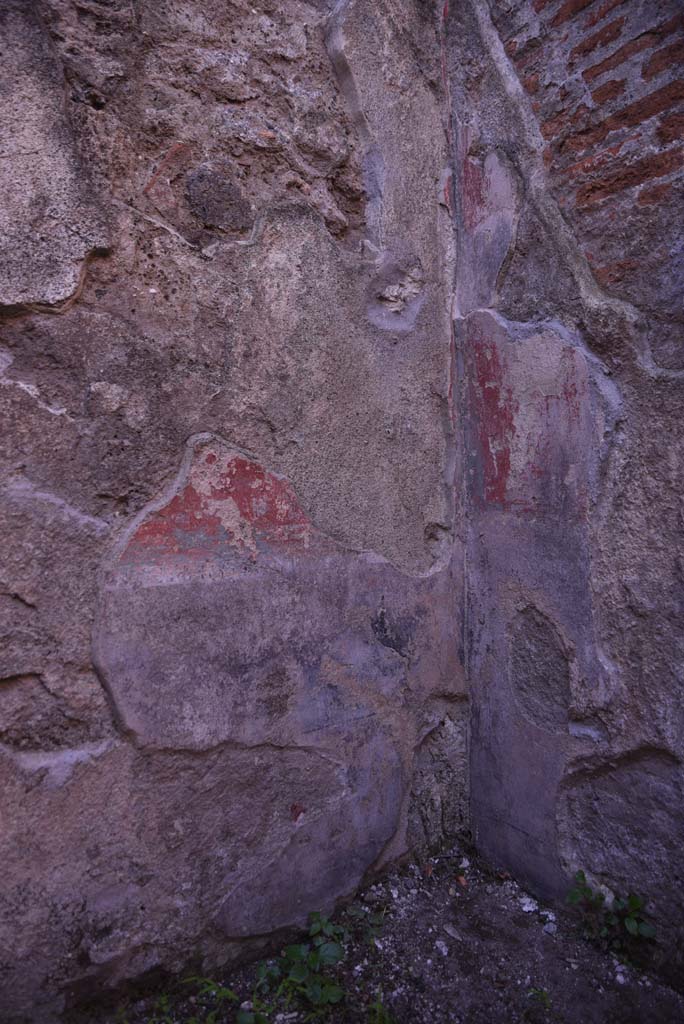 I.4.25 Pompeii. October 2019. Room 60, south wall in south-west corner.
Foto Tobias Busen, ERC Grant 681269 DÉCOR.
