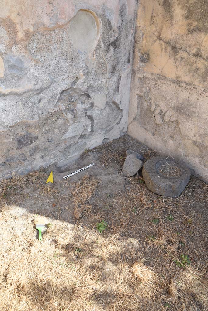 I.4.25 Pompeii. September 2020. Upper Peristyle 56, detail from north-east corner of vestibule.
Foto Tobias Busen, ERC Grant 681269 DCOR
