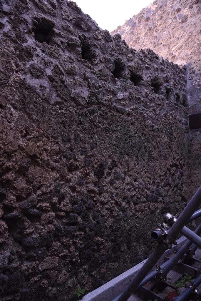 I.4.28 Pompeii. October 2019. Room 65, east wall, looking south.
Foto Tobias Busen, ERC Grant 681269 DCOR.
