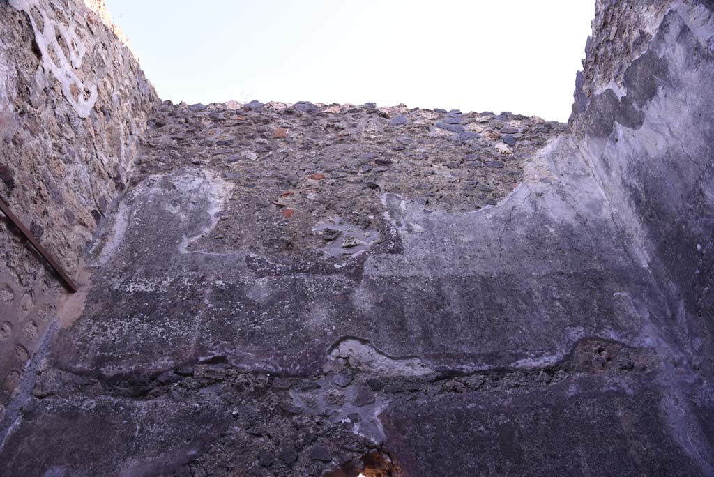 I.4.28 Pompeii. October 2019. Room 29, detail from upper east wall.
Foto Tobias Busen, ERC Grant 681269 DCOR.
