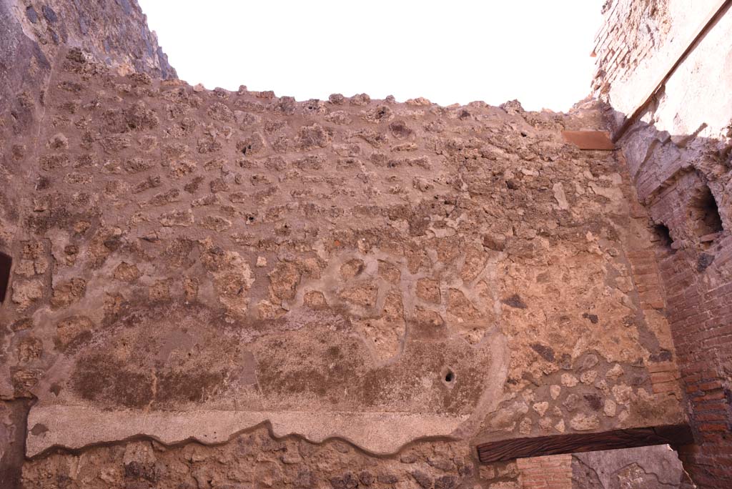 I.4.28 Pompeii. October 2019. Room 29, upper west wall. 
Foto Tobias Busen, ERC Grant 681269 DCOR.
