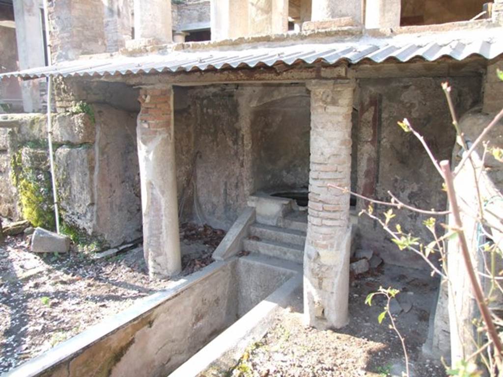 II.2.2 Pompeii.  March 2009.  Room “l”. Garden.  Lower level of Nymphaeum on the southern side.