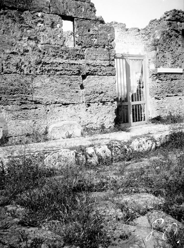 VI.7.23 Pompeii. W.1155. Entrance doorway on Via Mercurio.Photo by ...