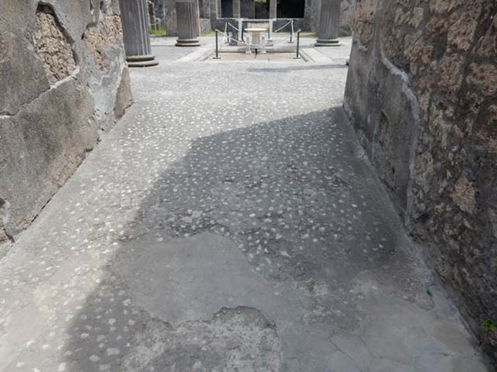 IX.14.4 Pompeii. September 2017. Looking south across atrium from ...