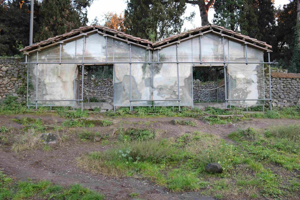 Pompeii Porta Nocera. December 2018. Tombs 11ES and 9ES on south side of Via delle Tombe. Photo courtesy of Aude Durand.

